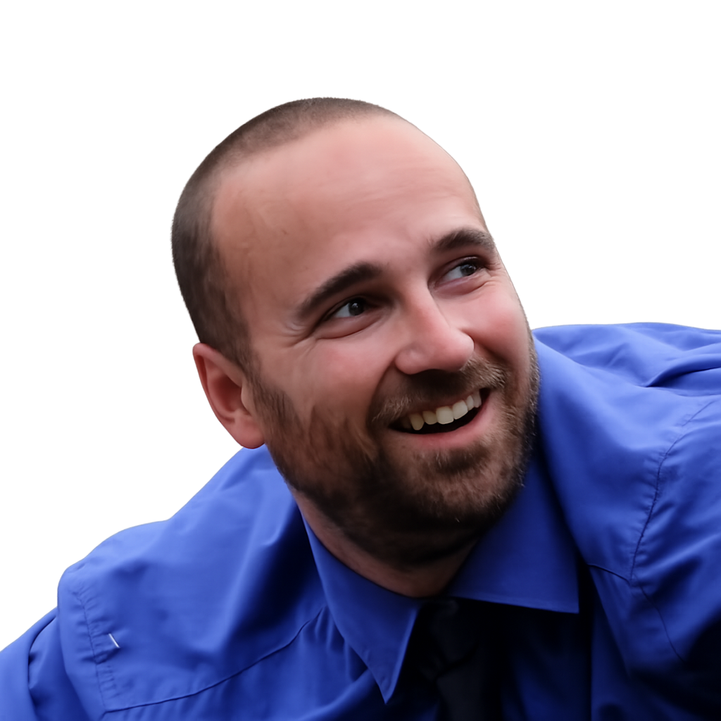 Oriol Fuertes, freelance IT consultant smiling portrait on transparent background – expert in software development and digital automation